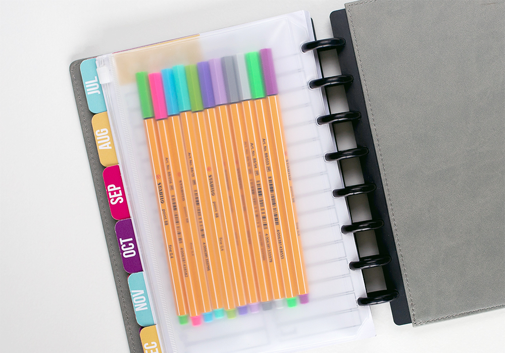 Daily planner, weekly planner, monthly planner - this custom planner is everything you need to stay organized.
