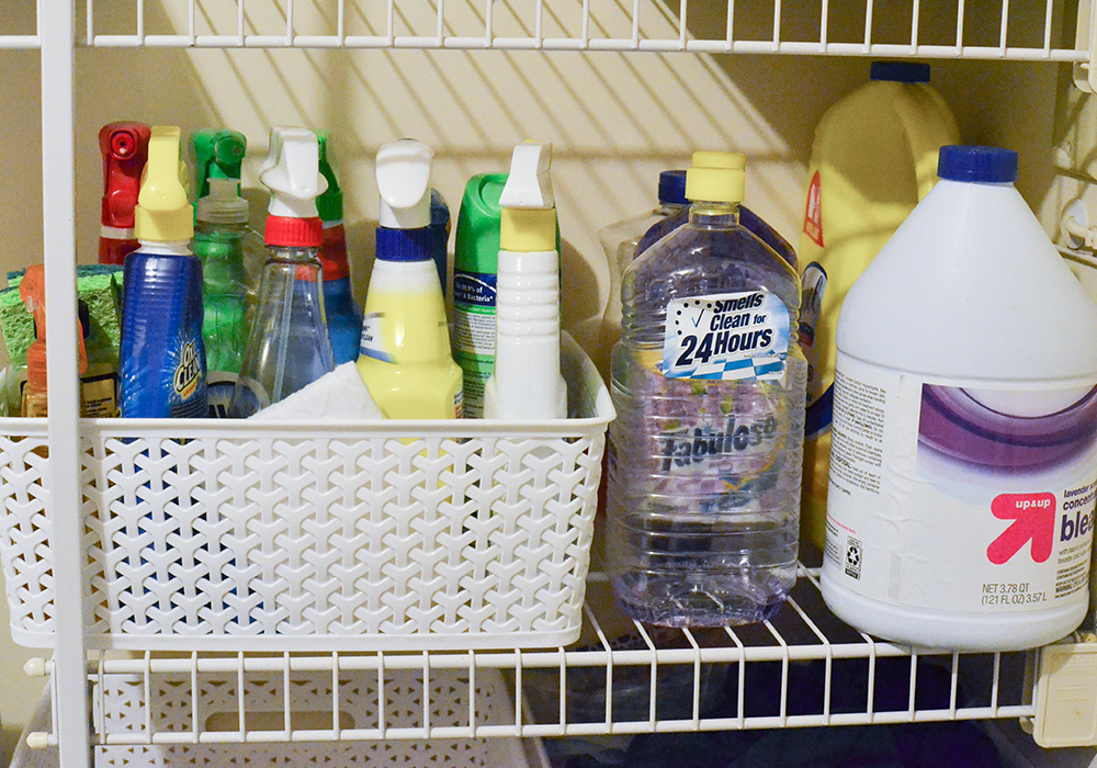 Anyone else dread junk drawer organization? The kitchen junk drawer just seems to breed more and more stuff. Here's our easy solution to tackling that mess!